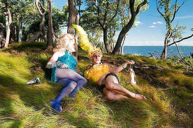 25P Sissy erotic pics