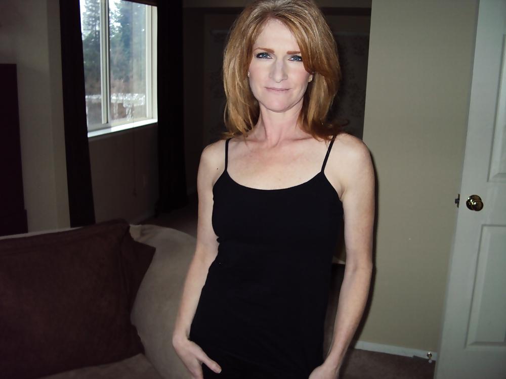 8P Sexy Wife Stripping