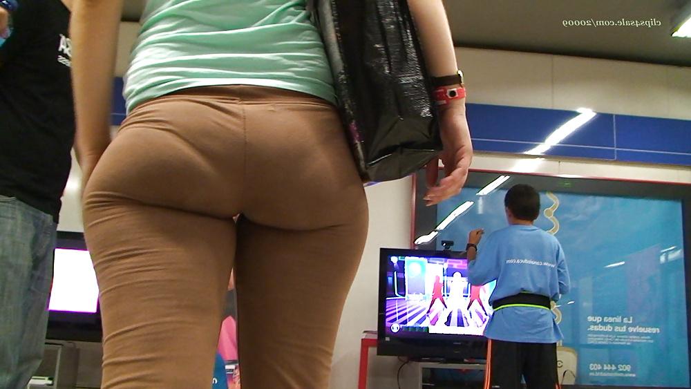 13P Spanish booty in brown tights