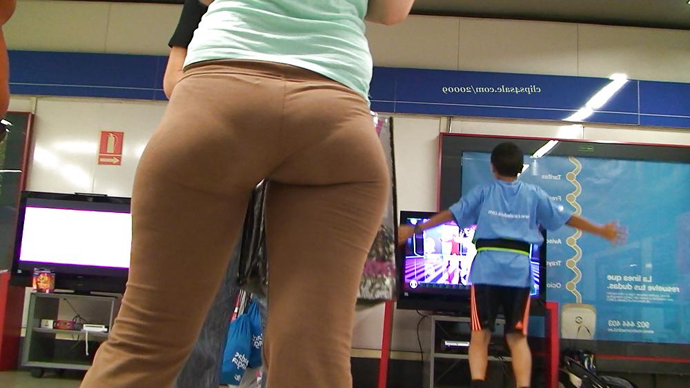 13P Spanish booty in brown tights