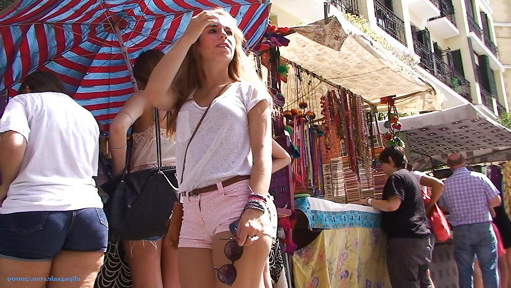 14P Hot  big booty teens in shorts
