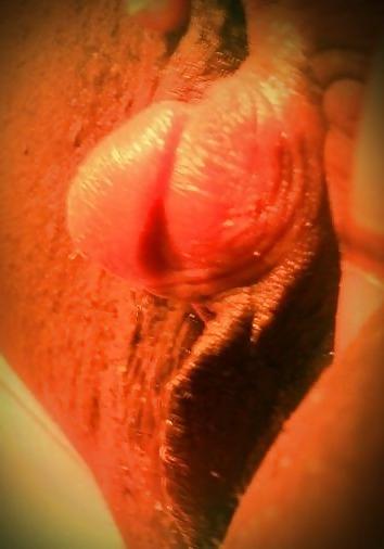 8P Nice Big Clit