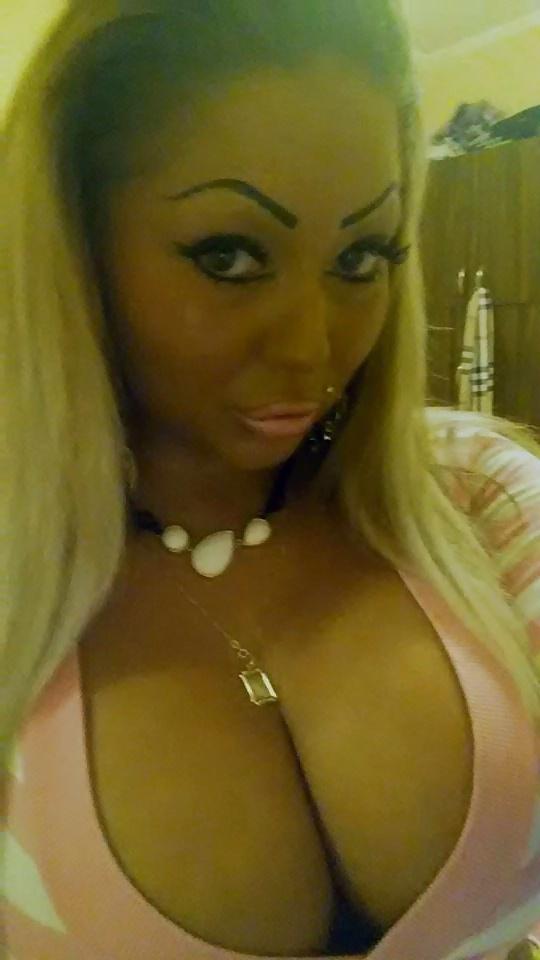 25P Big Boobs Sandra 