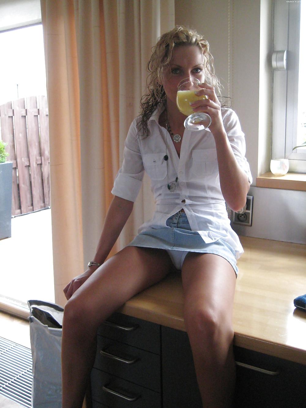 25P More Amazing Hot Blonde Swinger