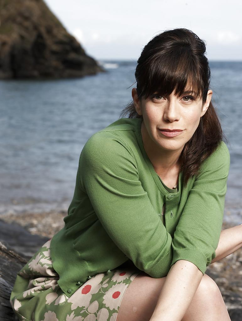 9P Caroline Catz