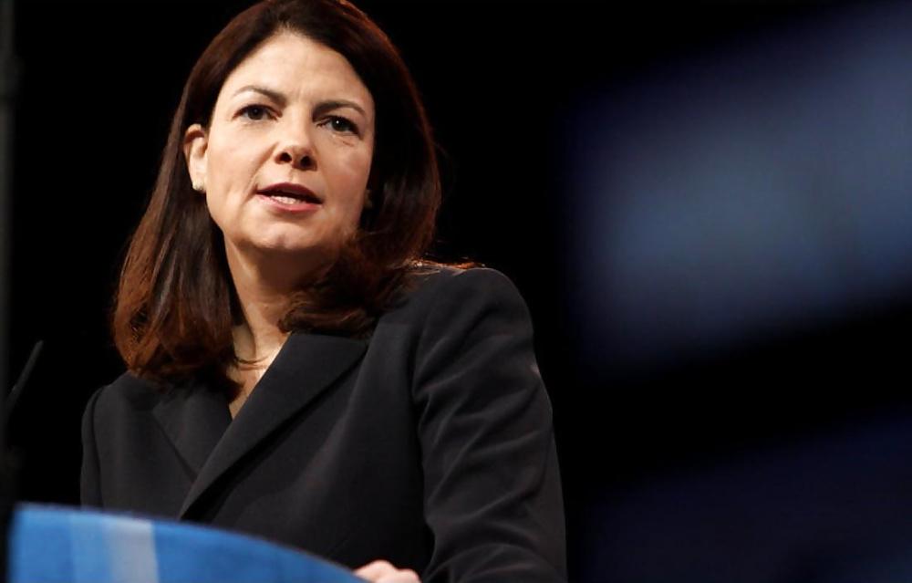25P Love jerking off to conservative Kelly Ayotte