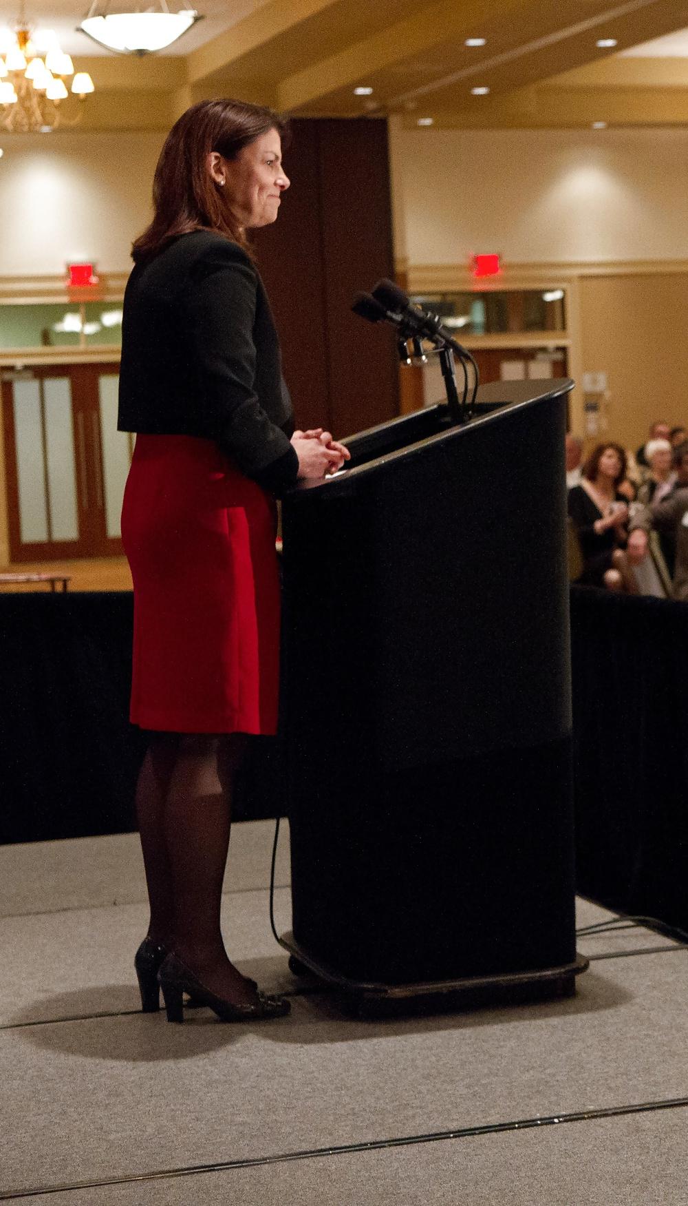 25P Love jerking off to conservative Kelly Ayotte