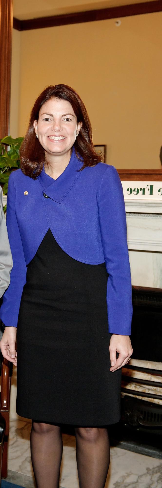 25P Love jerking off to conservative Kelly Ayotte