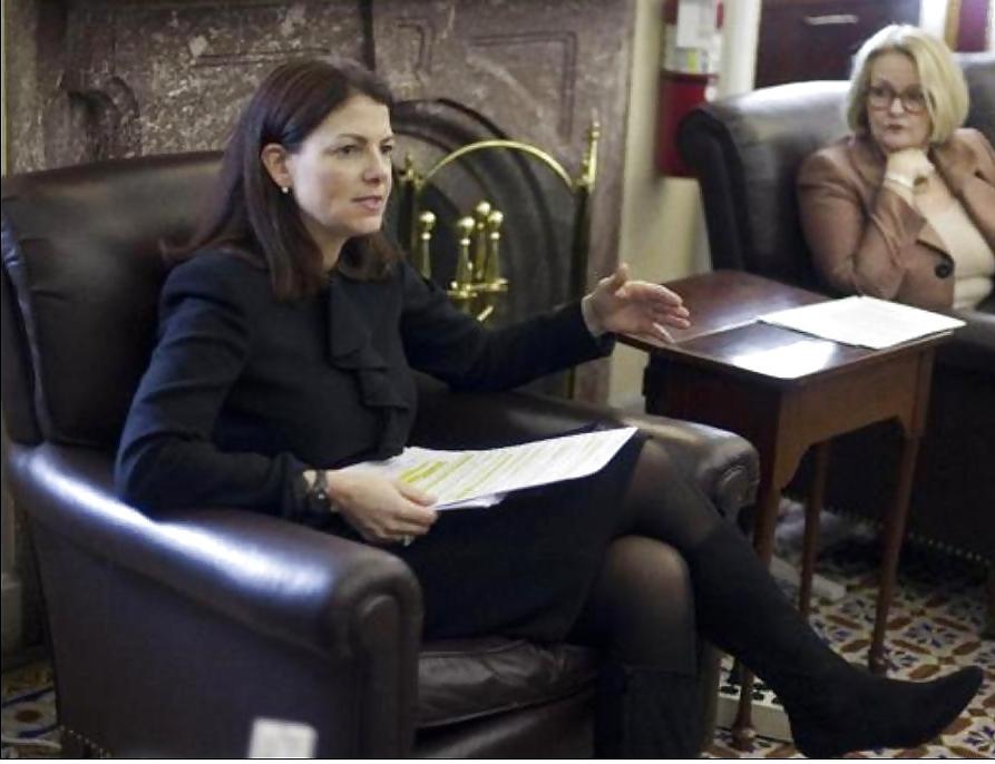 25P Love jerking off to conservative Kelly Ayotte