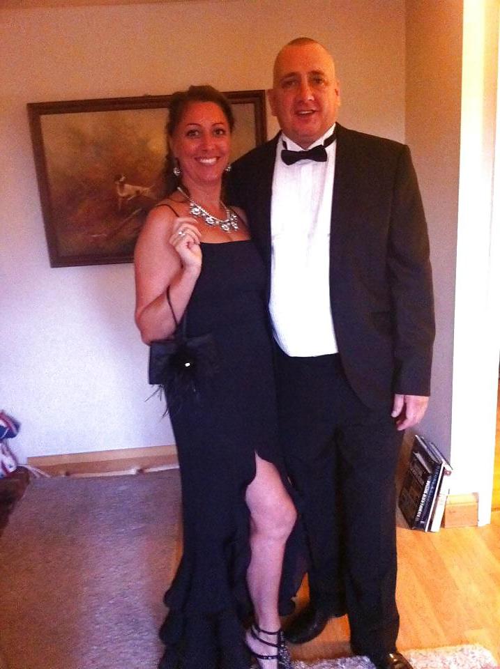 25P Beautiful mature swinger