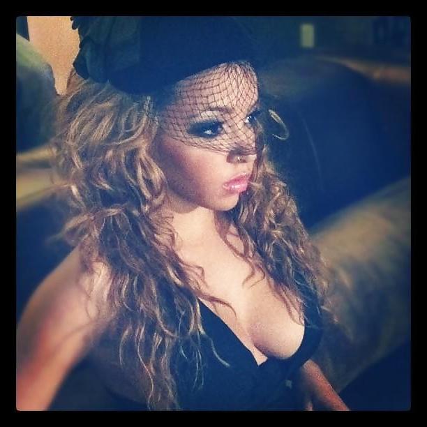 25P Tinashe (R&B singer)