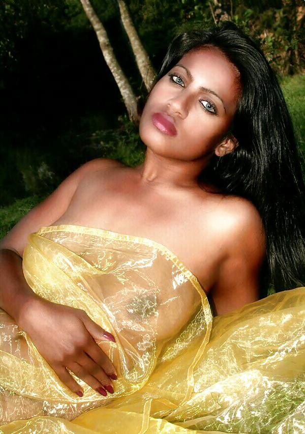 5P Brown Sri Lankan girl