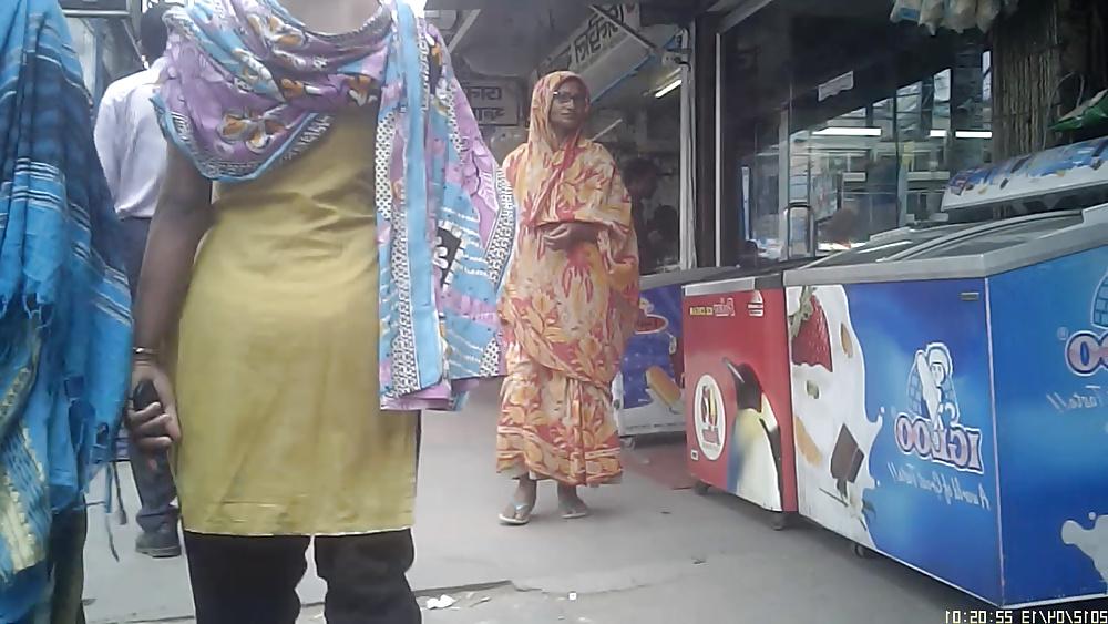 25P Bangladeshi Big Booty jiggling