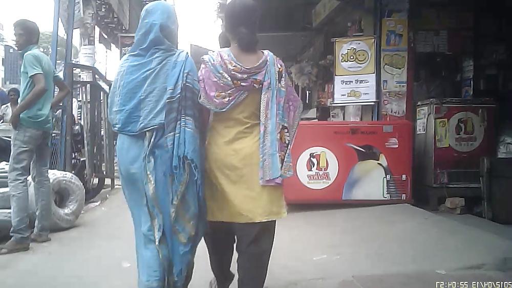25P Bangladeshi Big Booty jiggling