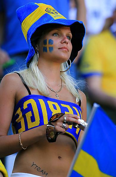 25P Hot football girls - non nude