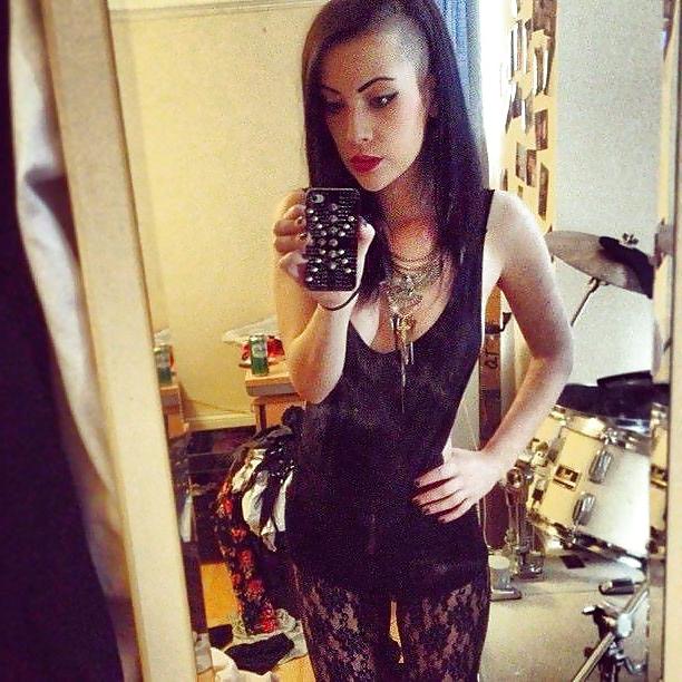 4P Emo alt Girl