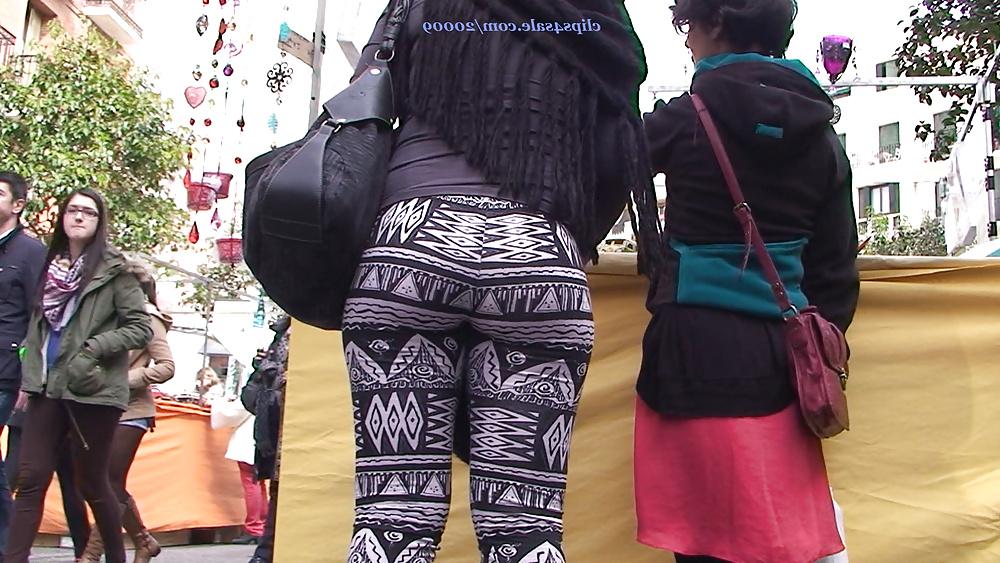 25P Candid booty