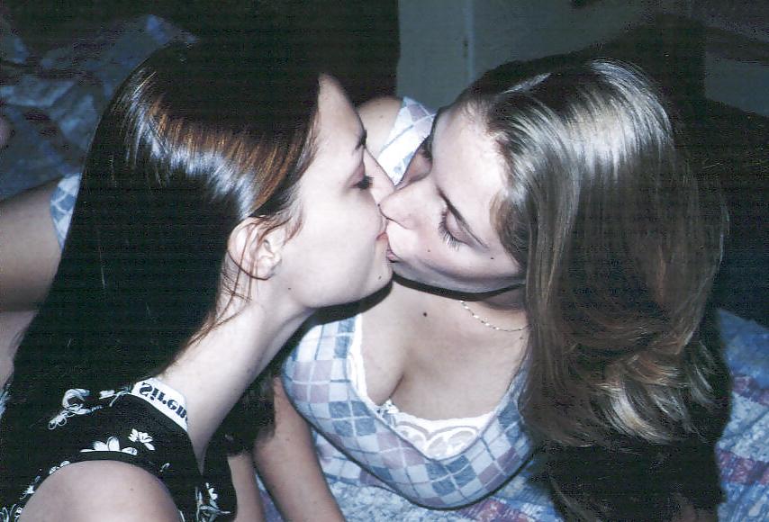 25P Amatuer Strippers Enjoy Playtime