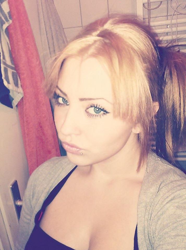 25P German Slut: Melissa