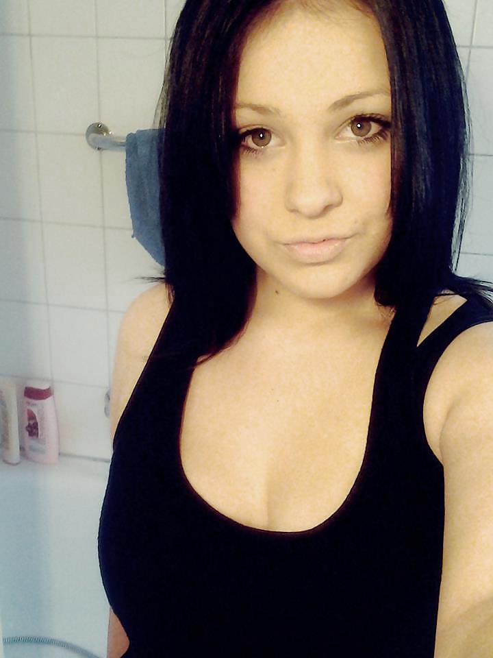 25P German Slut: Melissa