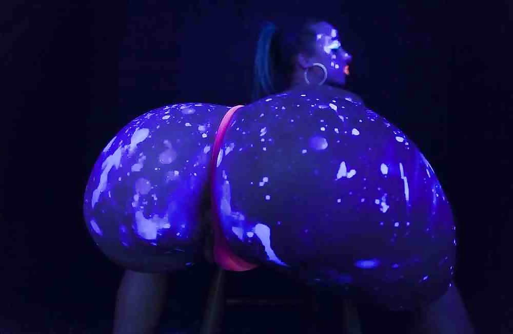 25P Fuck her big thick creamy white big booty