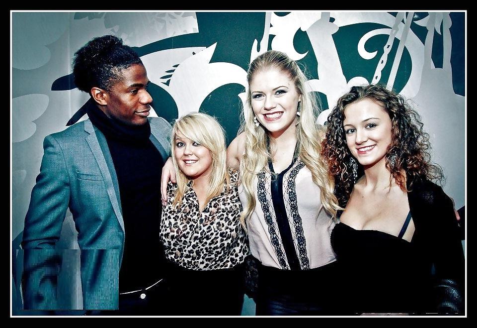 25P White Girls Who Love to Fuck Black Guys