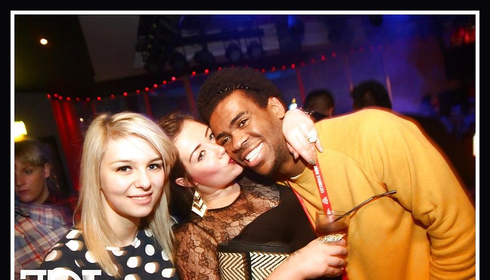 25P White Girls Who Love to Fuck Black Guys
