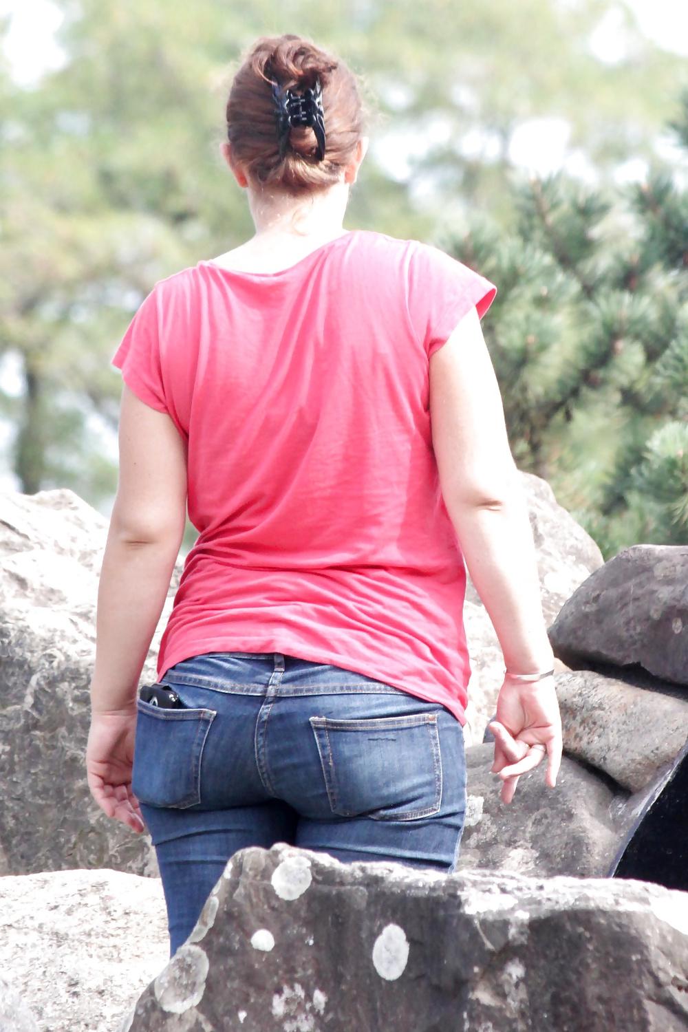 19P Swiss Candid Street Asses  2