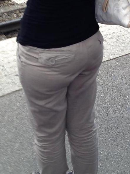 19P Swiss Candid Street Asses  2