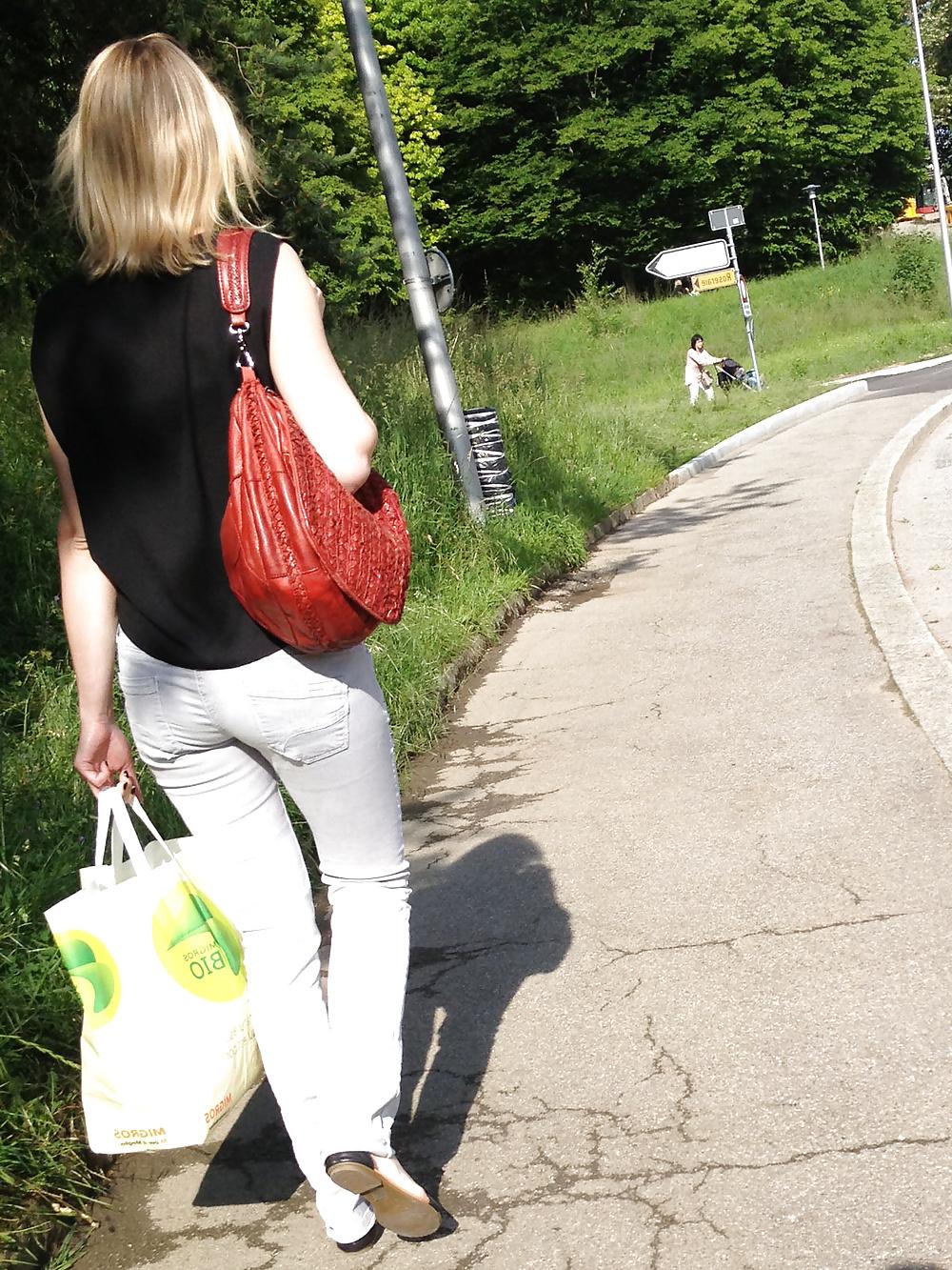19P Swiss Candid Street Asses  2