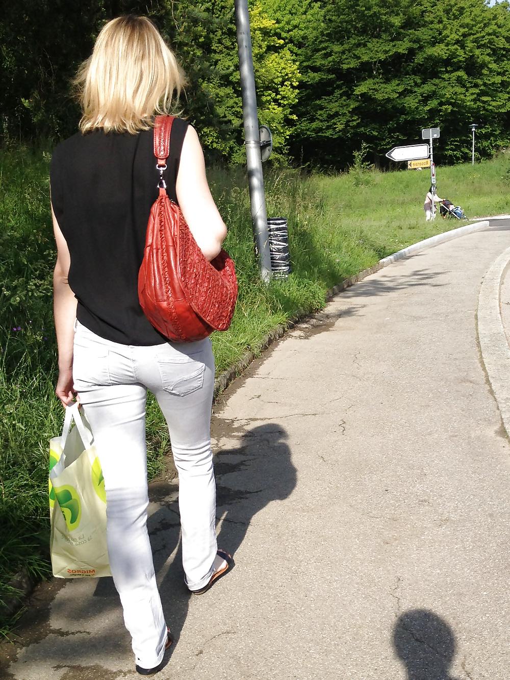 19P Swiss Candid Street Asses  2