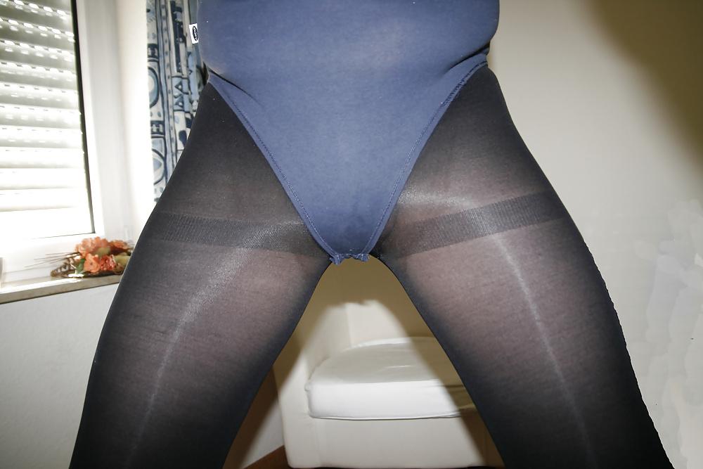 12P German Crossdresser posing