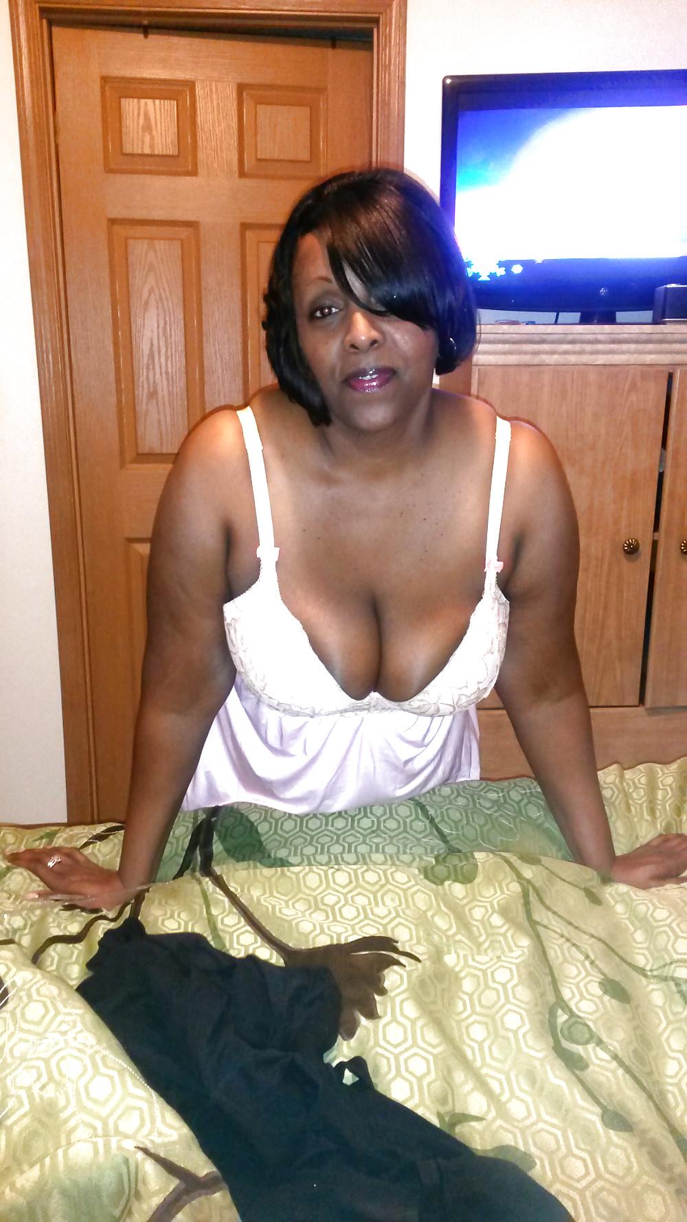 17P Big booty wife!...comments welcomed