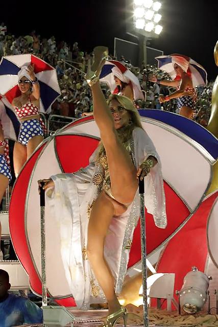23P Celebrities Upskirts!!!