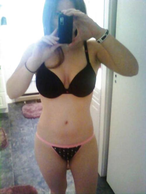 25P Selfie Amateur Babes - vol 5!