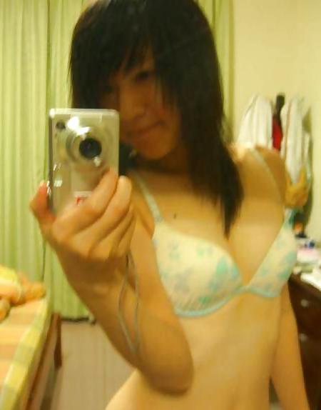 25P Selfie Amateur Babes - vol 5!