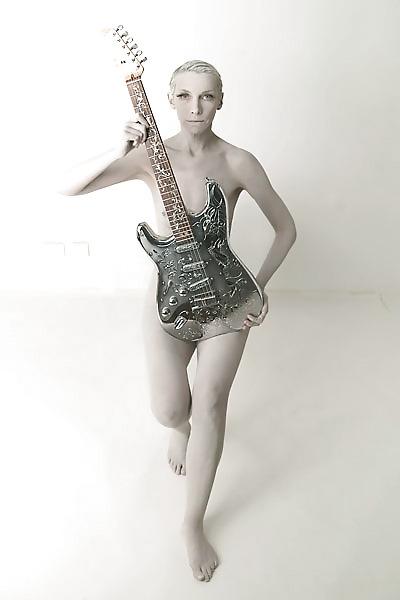 25P Celebs Naked 04