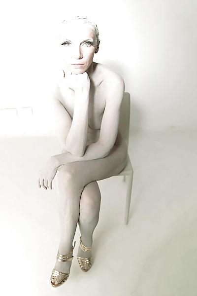 25P Celebs Naked 04
