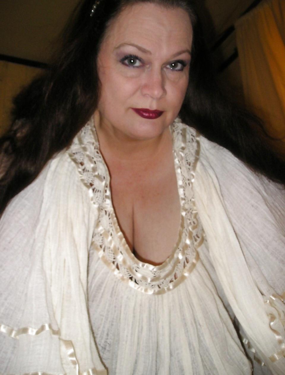 25P Fabulous SSBBW! (White Nightgown)