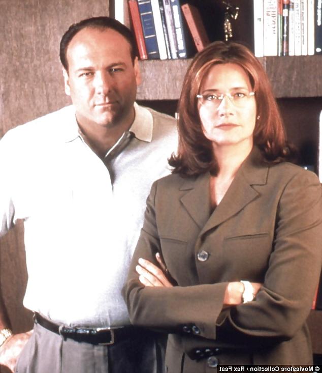 25P Lorraine Bracco Ultimate Nude Collection