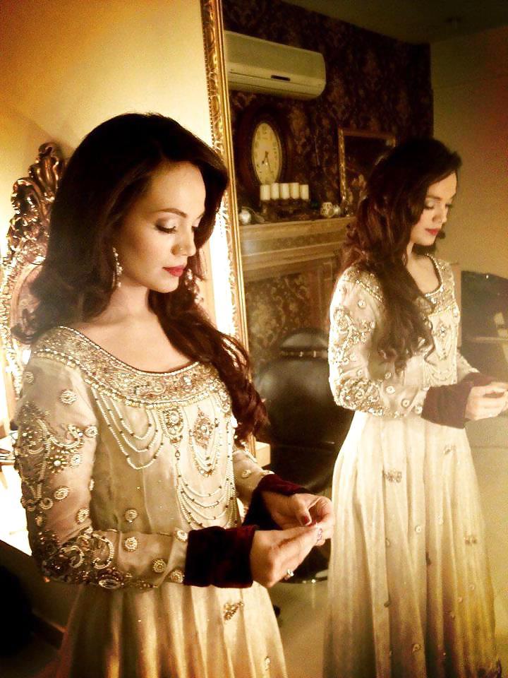 25P Sexy paki celebrities