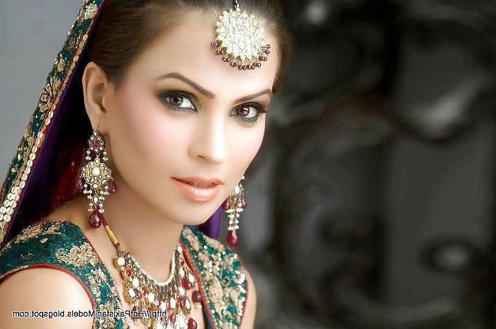 25P Sexy paki celebrities