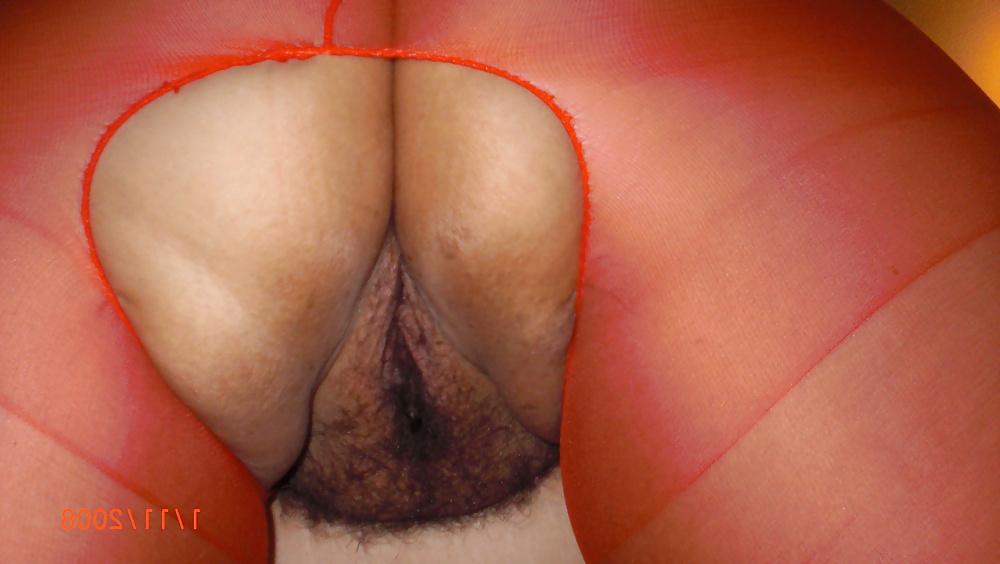 20P Big Latina Ass Hairy Wet Pussy