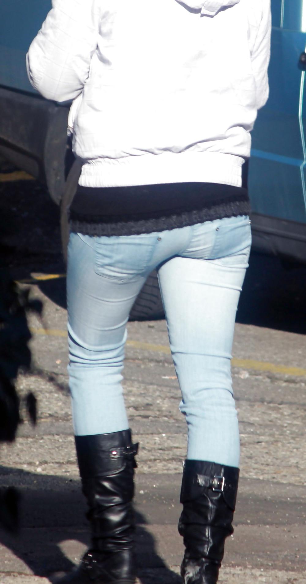 10P Candid ass street 4