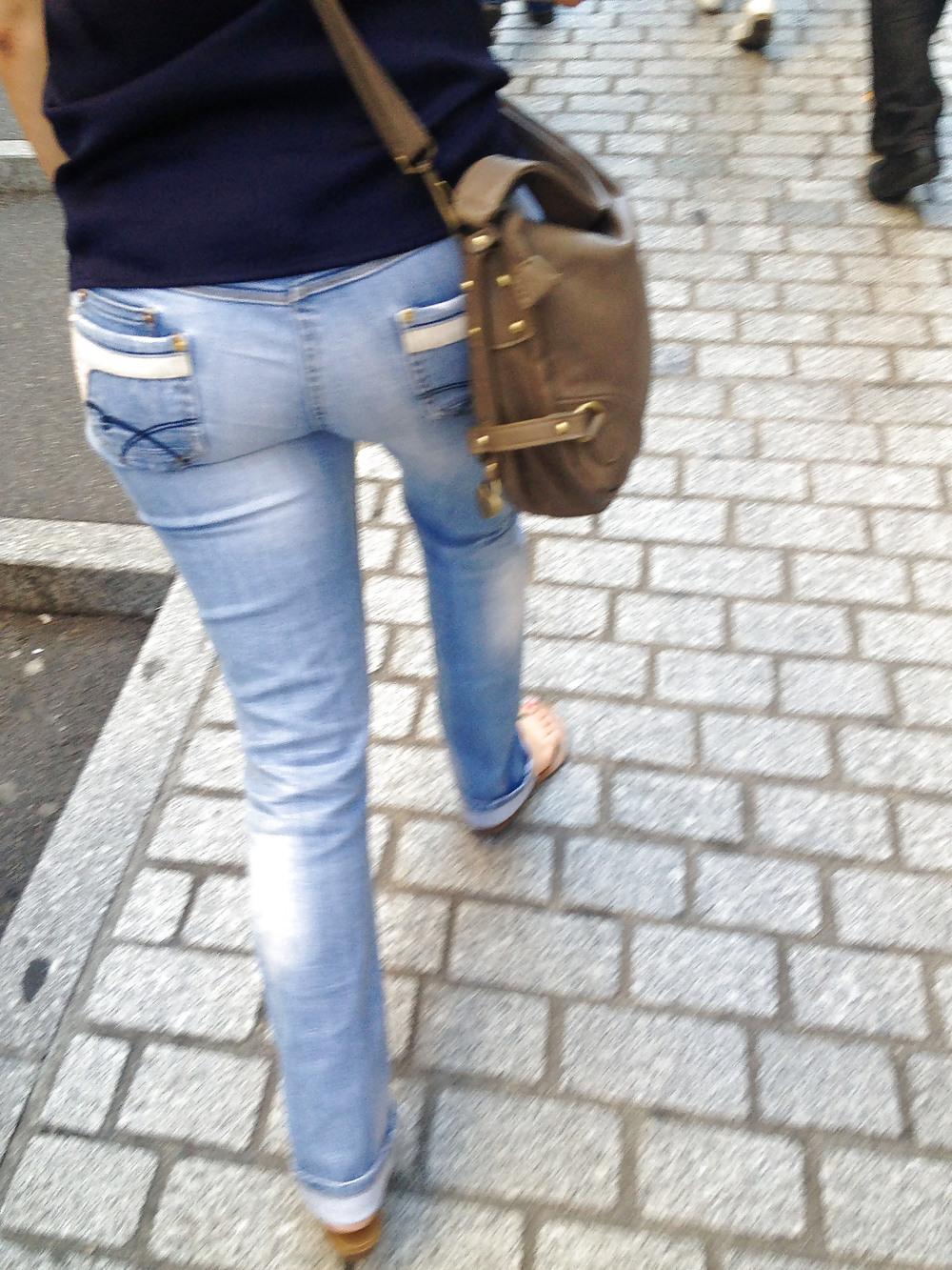 10P Candid ass street 4