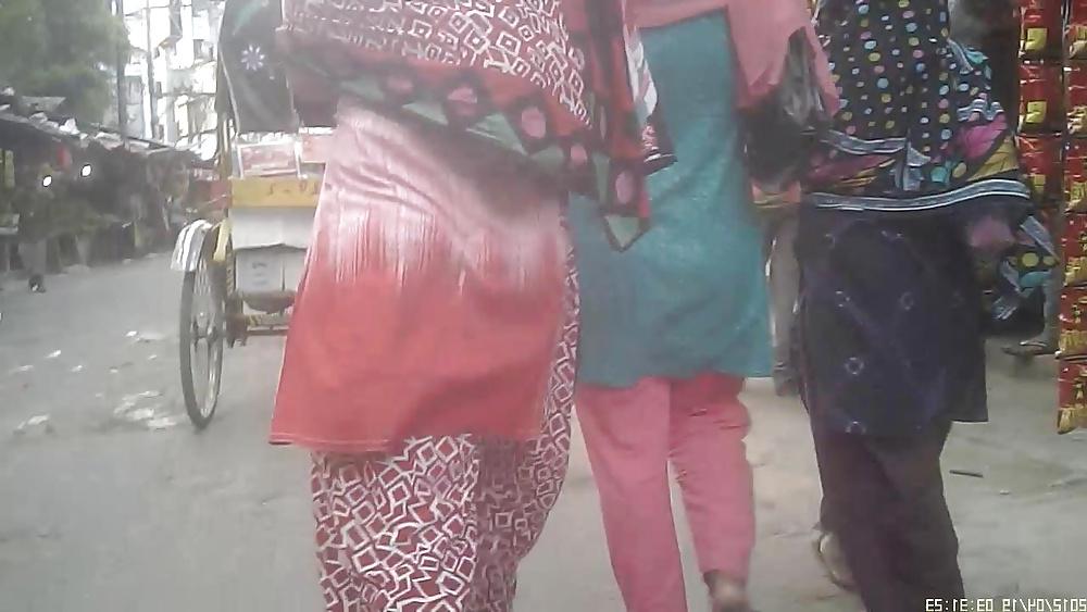 13P Bangladeshi Street Booty for white men