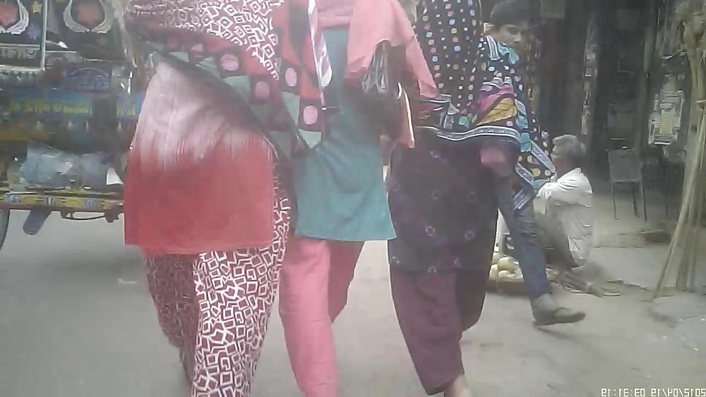 13P Bangladeshi Street Booty for white men