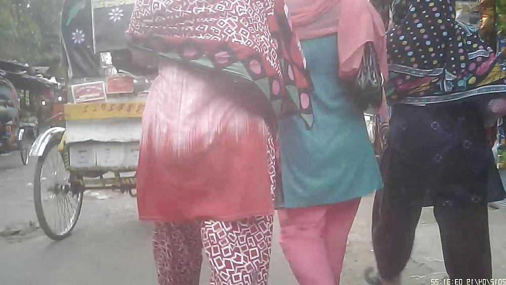 13P Bangladeshi Street Booty for white men