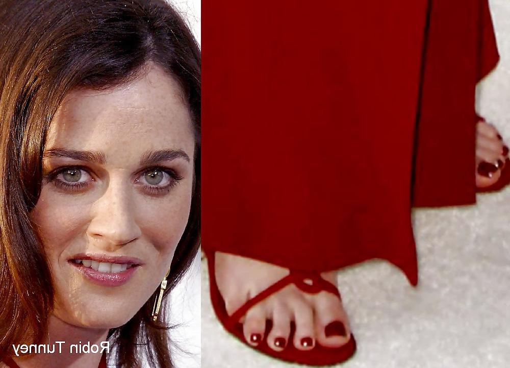 25P Robin tunney
