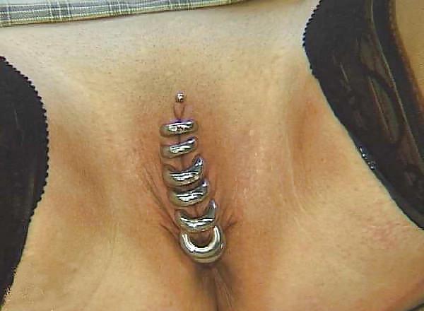 22P Pussy piercings